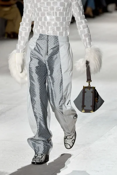 Look 23